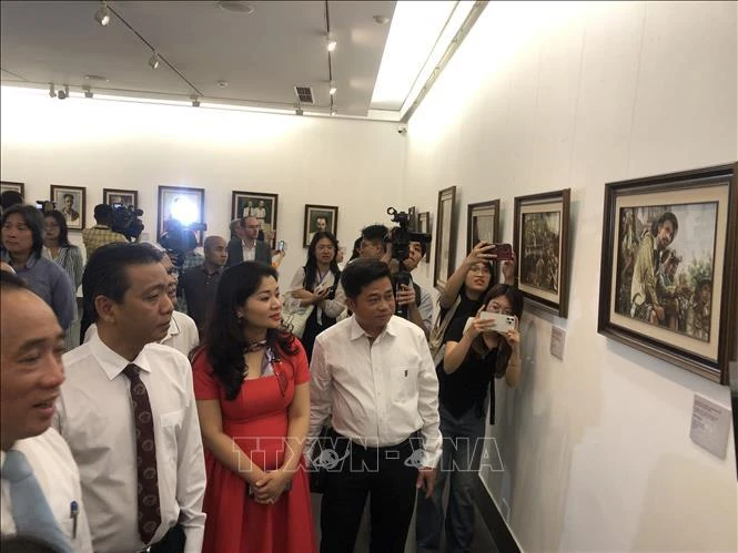 Delegados en la exposición. (Fuente: VNA)