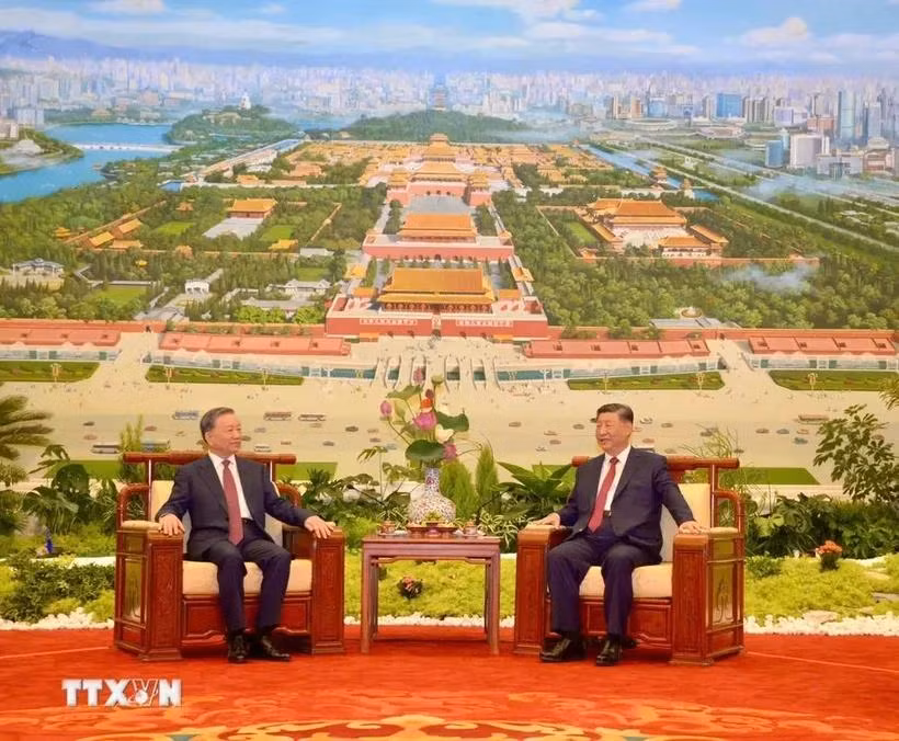 El secretario general del Comité Central del Partido Comunista de Vietnam y presidente, To Lam (izq.) y su homólogo chino, Xi Jinping (Foto: VNA)