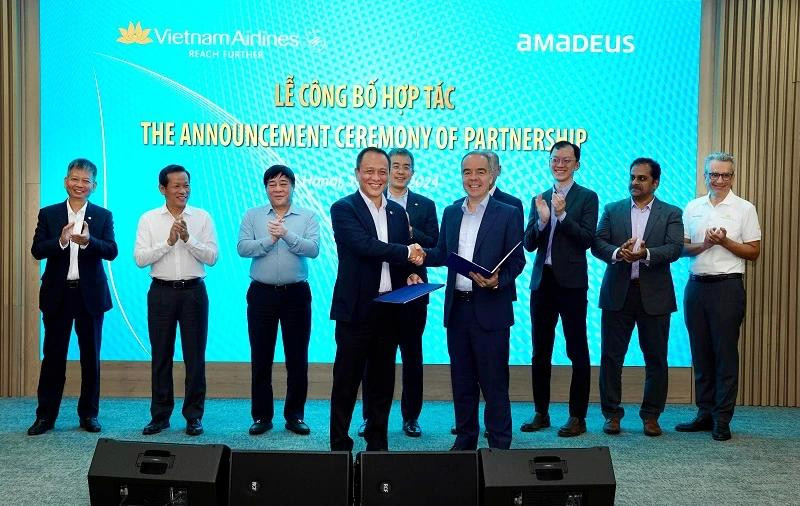 En la ceremonia de lanzamiento de la asociación (Foto: baodautu.vn)