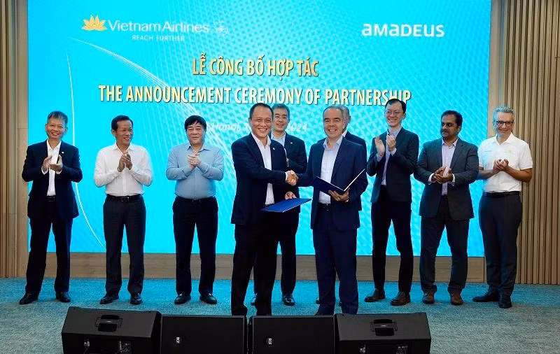 En la ceremonia de lanzamiento de la asociación (Foto: baodautu.vn)