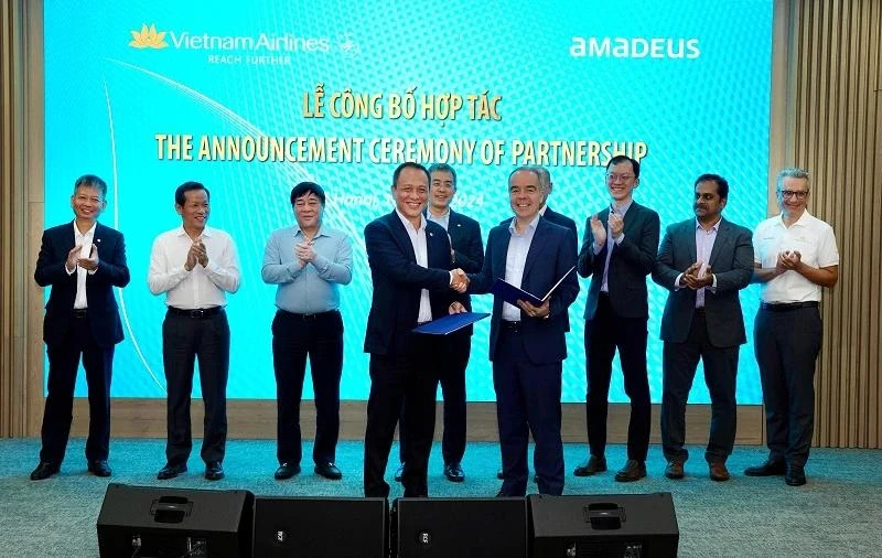 En la ceremonia de lanzamiento de la asociación (Foto: baodautu.vn)
