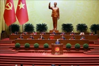 El secretario general To Lam presenta el Informe del Comité Central del PCV del XIII mandato sobre los documentos a presentarse en el XIV Congreso Nacional del Partido (Foto: VNA)