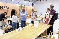 Las empresas de procesamiento maderero en Ciudad Ho Chi Minh se enfrascan en renovar sus procesos de producción y comercialización con el fin de elevar el valor de los productos destinados a la exportación. (Foto: nhandan.vn)