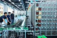 El Centro de Innovación Industria 4.0 – Universidad Internacional del Este (Binh Duong) contribuye a la formación de recursos humanos de alta calidad y a la aplicación de tecnología moderna, promoviendo el proceso de transformación digital de las empresas locales. (Foto: VNA)
