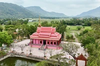 Pagoda Hang Cong, singular templo rosado en An Giang