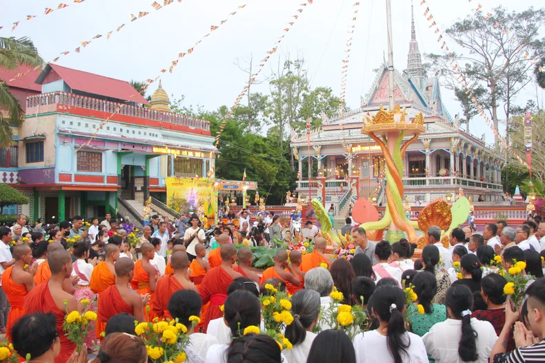 El pueblo Khmer en Vietnam celebra el festival de año nuevo Chol Chnam Thmay
