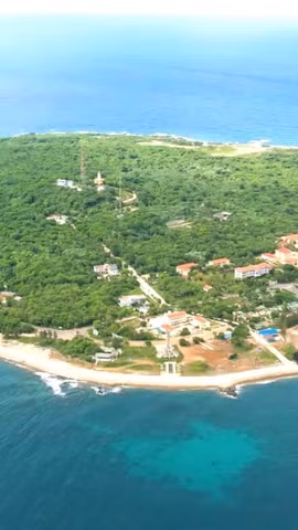 Con Co, de “isla de acero” a “joya verde” en el Mar del Este
