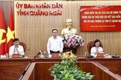 El presidente de la Asamblea Nacional de Vietnam, Tran Thanh Man, habla en una reunión de trabajo con el Buró ejecutivo del Comité del Partido Comunista de Vietnam en la provincia de Quang Ngai. (Fuente: VNA)