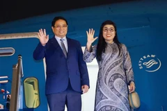 El primer ministro de Vietnam, Pham Minh Chinh, y su esposa parten de Hanoi para asistir a la 3ª. Conferencia de las Naciones Unidas sobre los Océanos, realizar actividades bilaterales en Francia y visitas oficiales a Estonia y Suecia, (Fuente: VNA)