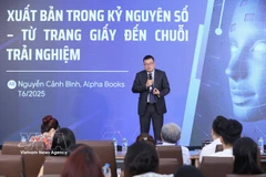 Nguyen Canh Binh, presidente de Alpha Books, comparte sus puntos de vista en el Foro de Publicaciones Digitales 2025 (DPS 2025) con el tema "El futuro de la industria editorial en la era digital" (Foto: VNA).