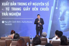 Nguyen Canh Binh, presidente de Alpha Books, comparte sus puntos de vista en el Foro de Publicaciones Digitales 2025 (DPS 2025) con el tema "El futuro de la industria editorial en la era digital" (Foto: VNA).
