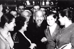 Conmemoran el 136.º aniversario del natalicio del Presidente Ho Chi Minh