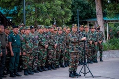 El primer ministro camboyano, Hun Manet, habla en una base militar en la provincia camboyana de Preah Vihear, el 28 de mayo. (Foto: Reuters)