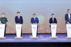 El 21 de mayo de 2025, el primer ministro Pham Minh Chinh asistió a la ceremonia de colocación de la primera piedra del proyecto de complejo urbano, ecoturismo y campo de golf en la provincia de Hung Yen, uno de los más de 20 proyectos del Grupo Trump (EE. UU.) en todo el mundo. (Foto: VNA)