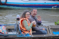 Comercio dinámico en el mercado flotante de Cai Rang