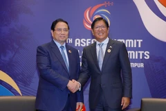 El primer ministro de Vietnam, Pham Minh Chinh, y el presidente de Filipinas, Ferdinand Romualdez Marcos Jr. (Foto: VNA)