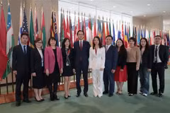 La delegación vietnamita asiste a la votación. Foto: VNA