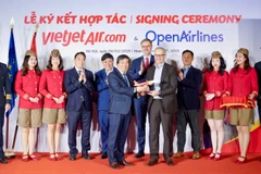 La aerolínea Vietjet y OpenAirlines firman un acuerdo de asociación estratégica. 