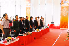 Delegados presencian la transmisión en vivo de la ceremonia inaugural del XIV Congreso Nacional del Partido Comunista de Vietnam. (Foto: VNA)