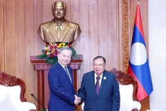 El secretario general del Partido Comunista de Vietnam, To Lam, y el exsecretario general del Partido Popular Revolucionario de Laos y expresidente del país, Bounnhang Vorachith. (Foto: VNA)