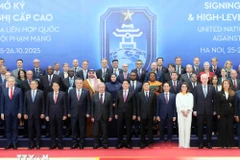El presidente de Vietnam, Luong Cuong, el secretario general de la ONU, António Guterres, y los jefes de delegación posan para una foto de grupo. (Foto: VNA)