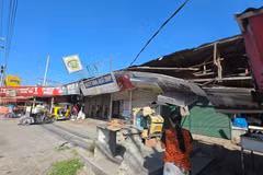 Numerosos comercios resultaron dañados tras el terremoto que azotó la ciudad de General Santos, Filipinas, el 8 de junio de 2026. Foto: Xinhua/VNA