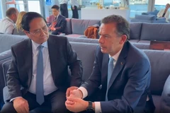 El primer ministro de Vietnam, Pham Minh Chinh, y su homólogo portugués, Luis Montenegro. (Fuente: VNA)