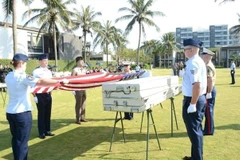 Vietnam y Estados Unidos celebraron la 169ª ceremonia de repatriación de los restos de los soldados estadounidenses desaparecidos en combate durante la guerra de Vietnam en Da Nang el 19 de abril de 2025. (Foto: Ministerio de Asuntos Exteriores)