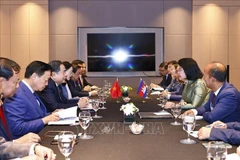 El presidente de la Asamblea Nacional de Vietnam, Tran Thanh Man, y su homologa de Camboya, Khuon Sudary. (Foto: VNA)