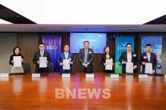 Representantes de VinFast Filipinas, V-Green, GSM Filipinas y BDO Unibank firmaron un Memorando de Entendimiento. (Fuente: VNA)