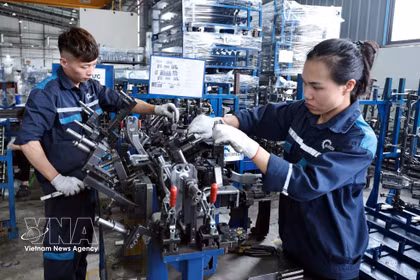 La empresa AUTOMECH, ubicada en el Parque Industrial Dinh Tram (provincia de Bac Ninh), alcanza una facturación anual de casi 40 millones de dólares, y genera empleo para más de 600 trabajadores. (Foto: VNA)