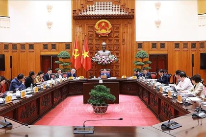El primer ministro de Vietnam, Pham Minh Chinh, preside la reunión. (Foto: VNA)