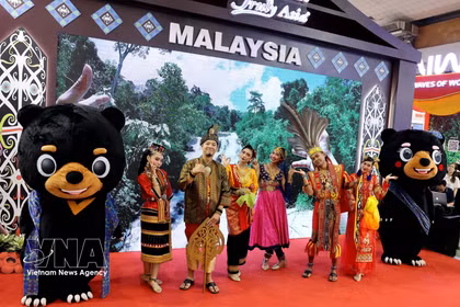 La VITM 2026 reúne a 31 provincias y ciudades vietnamitas y representantes de 20 países y territorios, con cerca de 400 stands de más de 600 organizaciones y empresas. (Foto: VNA)