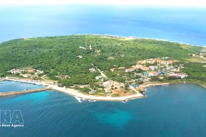 Con Co, de “isla de acero” a “joya verde” en el Mar del Este