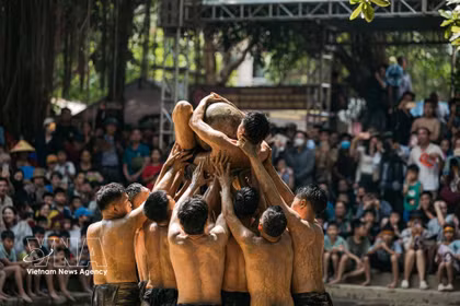 Festival del juego tradicional por pelota en agua de aldea Van - Patrimonio único de Kinh Bac