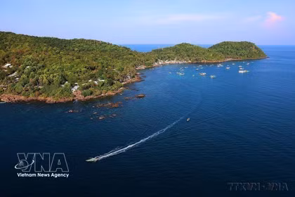 Phu Quoc se desarrolla para convertirse en un centro de servicios y turismo ecológico de alta calidad, así como en un destino de turismo marítimo e insular de alcance nacional e internacional. Foto: VNA