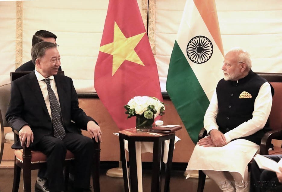 En el marco de su asistencia a la 79 Asamblea General de las Naciones Unidas y de su visita de trabajo en Estados Unidos, el secretario general del Partido Comunista y presidente de Vietnam, To Lam, dialogó el 23 de septiembre de 2024 con el primer ministro de la India, Narendra Modi. (Fuente: VNA)