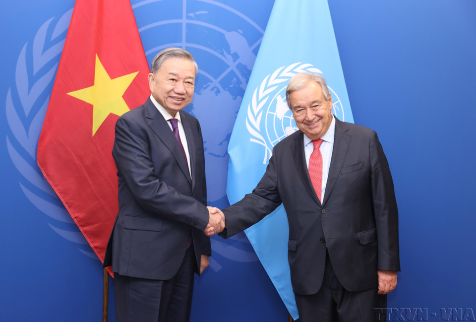 El secretario general del Partido Comunista y presidente de Vietnam, To Lam, se reunió con el secretario general de las Naciones Unidas, Antonio Guterres, durante su participación en la 79.ª Asamblea General de las Naciones Unidas y viaje de trabajo a Estados Unidos (24 de septiembre de 2024). (Fuente: VNA)