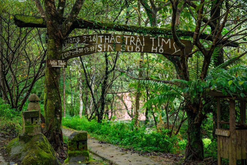 Tan solo en 2024, el pueblo recibió y atendió a más de 30.000 visitantes, y los ingresos procedentes de las actividades turísticas superaron los 3.000 millones de dongs, equivalente a 120 mil dólares. (Fuente: VNA)