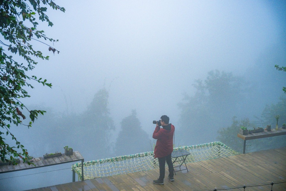 Los hogares de Sin Suoi Ho están mejorando cada vez más sus servicios, lo que contribuye a que el número de turistas que vienen a explorar la zona aumente de forma constante cada año. (Fuente: VNA)