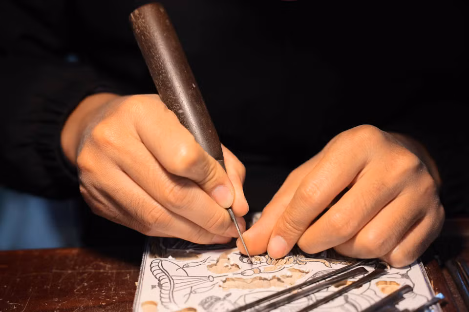 Un especialista con buena habilidad será capaz de crear líneas limpias, delgadas, pequeñas, sofisticadas y nítidas. (Fuente: VNA)