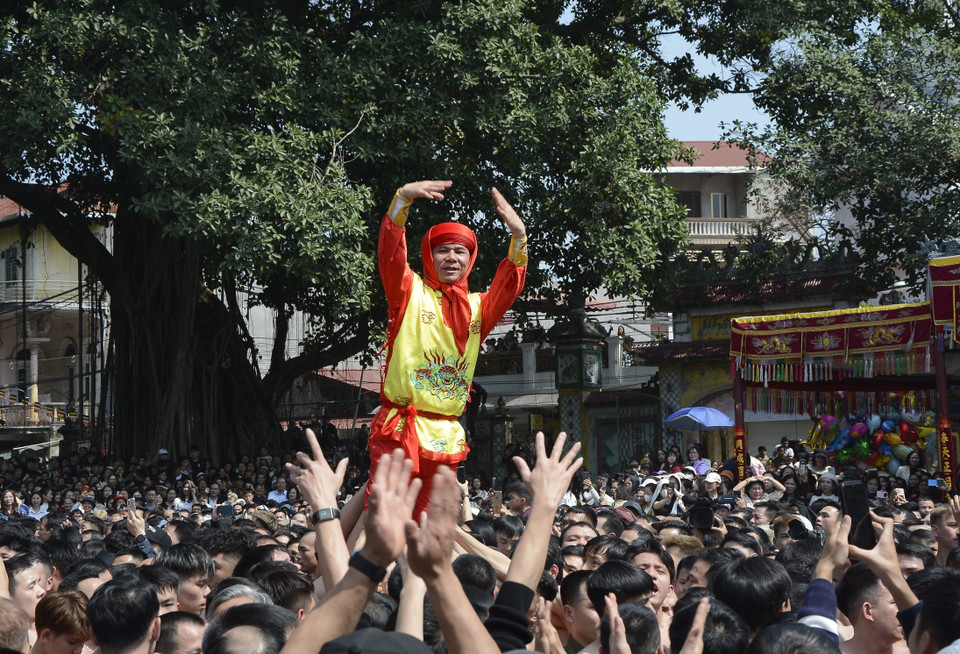 El ritual del Festival de la Procesión de cañones de Dong Ky. (Fuente: VNA)