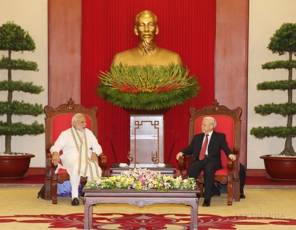 Durante la visita del primer ministro de la República de la India, Narendra Modi, a Vietnam en septiembre de 2016, los líderes de los dos países acordaron elevar las relaciones bilaterales a una asociación estratégica integral. En la foto: el secretario general del Partido Comunista de Vietnam, Nguyen Phu Trong, recibió a Narendra Modi (3 de septiembre de 2016). (Fuente: VNA)