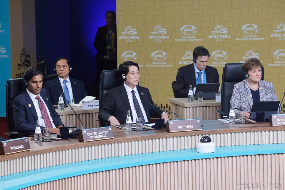 El presidente vietnamita, Luong Cuong, asistió a la XXXI Cumbre de APEC con el tema "Empoderamiento- Inclusión- Crecimiento" en Lima (Perú) el 16 de noviembre de 2024. (Fuente: VNA)