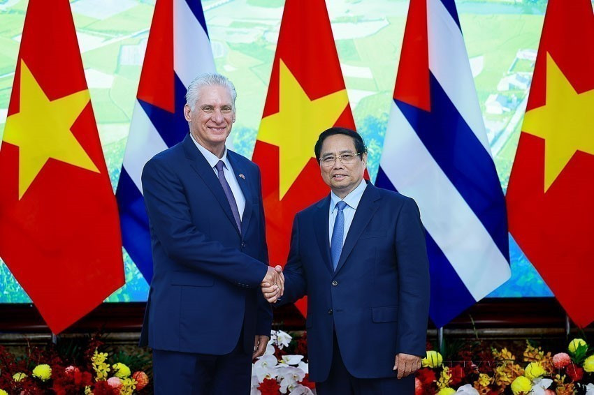 El primer ministro vietnamita, Pham Minh Chinh, se reunió con el primer secretario del Partido Comunista y presidente de la República de Cuba, Miguel Díaz-Canel Bermúdez (Hanoi, 2 de septiembre de 2025). (Foto: VNA)