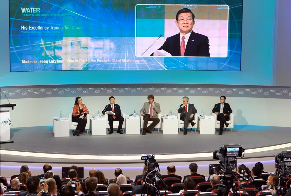 El presidente vietnamita, Truong Tan Sang, pronunció un discurso en la sesión plenaria de la Cumbre Empresarial de APEC 2012, sobre el tema “Agua: un nuevo recurso estratégico global”, en la ciudad de Vladivostok (Rusia, 2012). (Fuente: VNA)