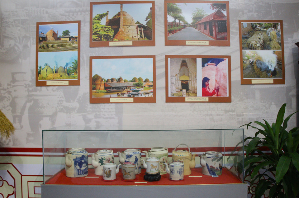 Área de exhibición de cerámica de la Asociación de Cerámica y Artesanía de Vinh Long. (Fuente: VNA)