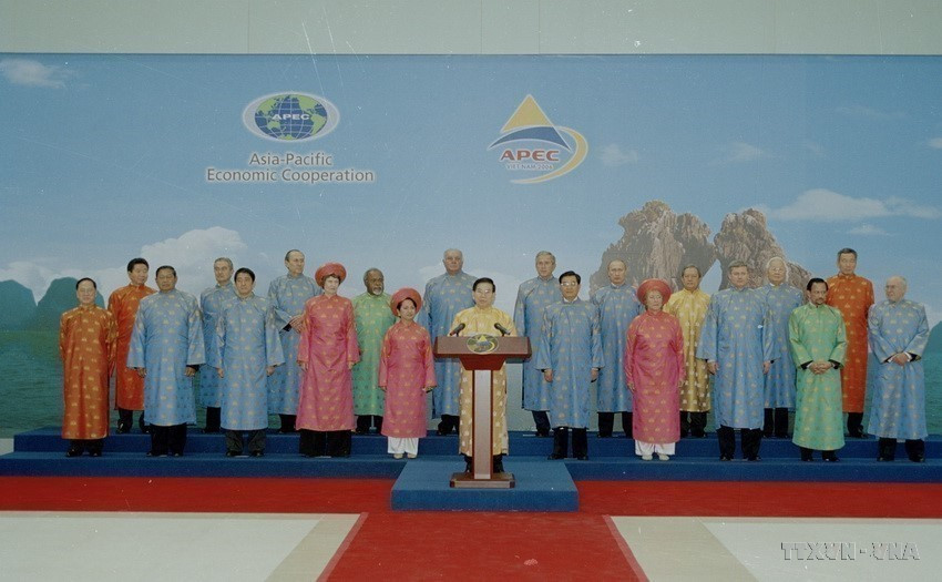 El presidente vietnamita, Nguyen Minh Triet, leyó la Declaración Conjunta en la XIV Cumbre de APEC, celebrada en Hanoi el 19 de noviembre de 2006. (Fuente: VNA)