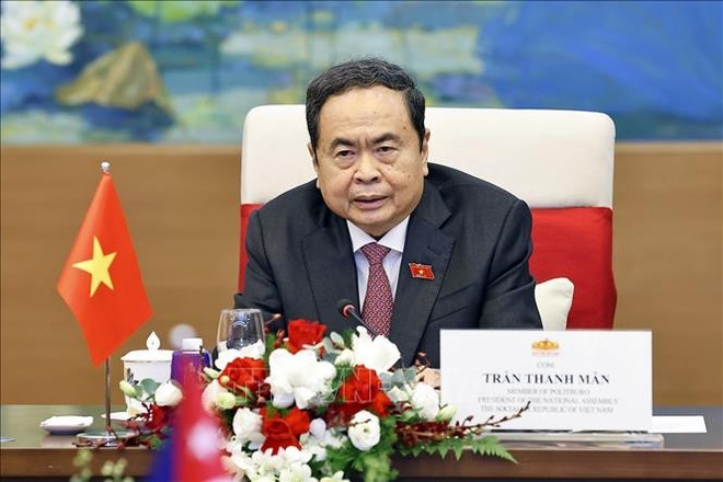 El presidente de la Asamblea Nacional de Vietnam, Tran Thanh Man, interviene en la cita (Foto: VNA) tran-thanh-manok.jpg