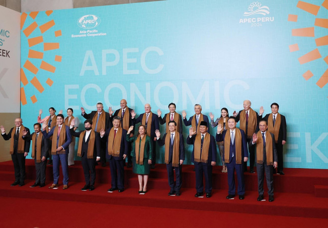 El presidente Luong Cuong y otros líderes asisten a la XXXI Cumbre del APEC en Lima, Perú. (Foto: VNA) apec-2.jpg